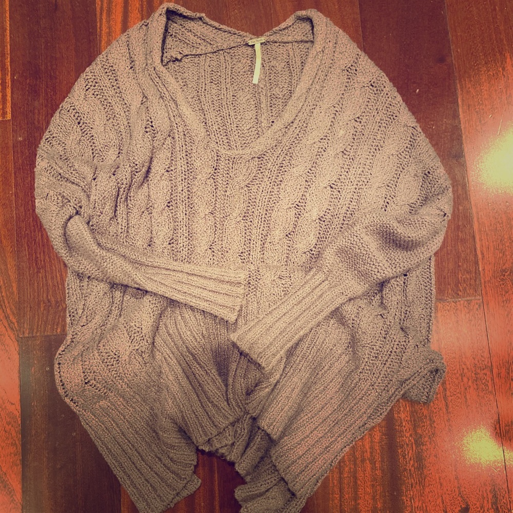 Free people oversized hi-low knit sweater.